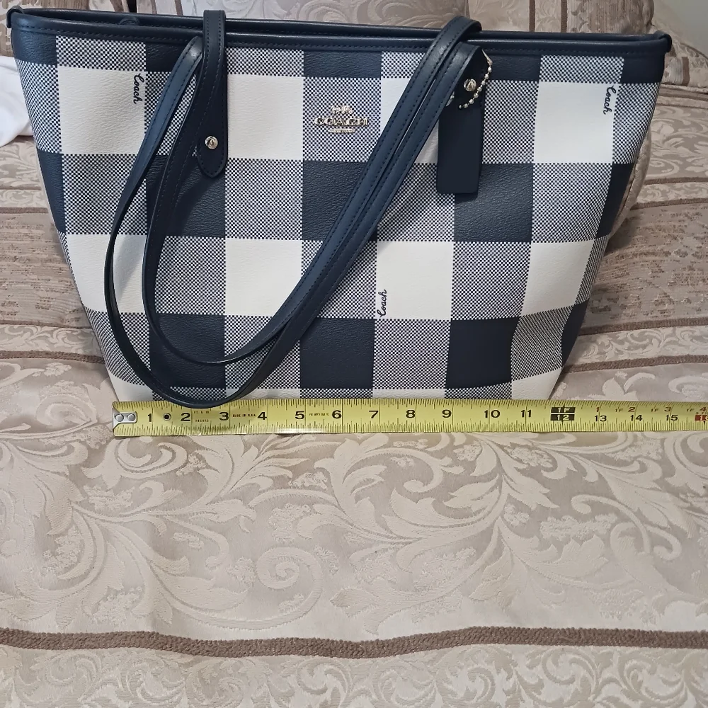 HP🎉🎉Coach Buffalo Plaid City Navy and Ivory Tote F66929 EUC 11"w X 10"h X 7"w - Picture 9 of 16